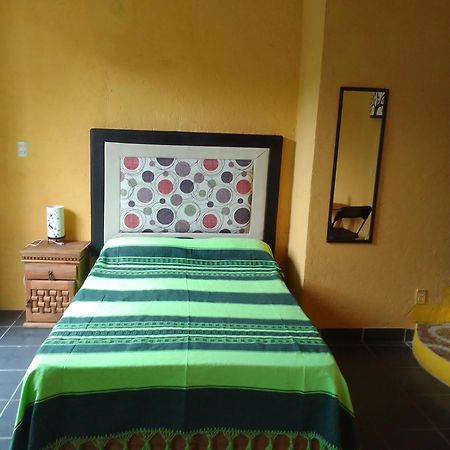Hospedaje Casa Cortes - Recamaras De Descanso, Tepoztlan Mor - No Contamos Con Estacionamiento Zewnętrze zdjęcie