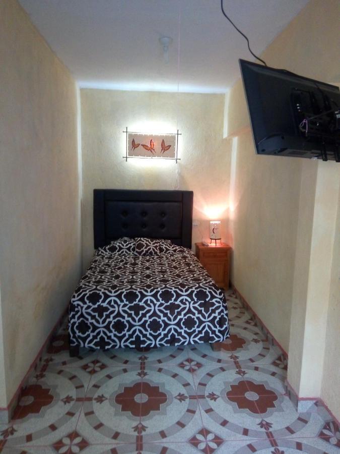 Hospedaje Casa Cortes - Recamaras De Descanso, Tepoztlan Mor - No Contamos Con Estacionamiento Zewnętrze zdjęcie
