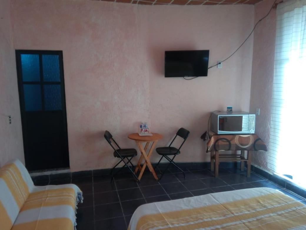 Hospedaje Casa Cortes - Recamaras De Descanso, Tepoztlan Mor - No Contamos Con Estacionamiento Zewnętrze zdjęcie